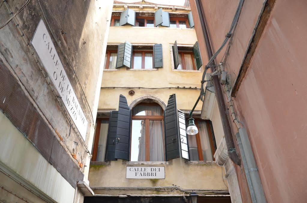 Hotel Residenza La Campana Venecia Exterior foto